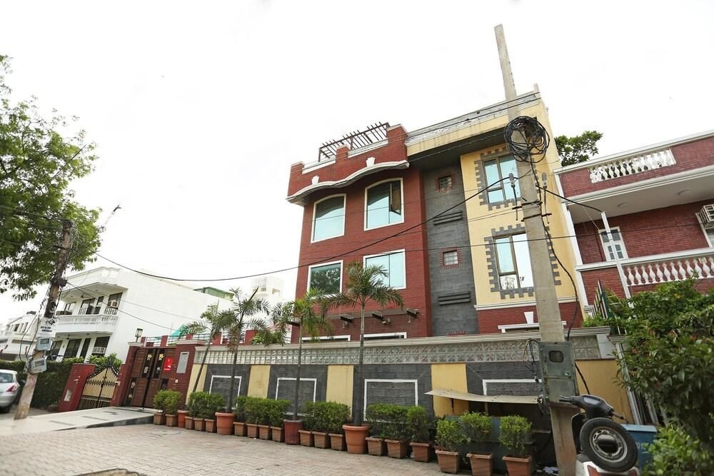 OYO 386 Hotel Lotus Panache (Gurgaon)