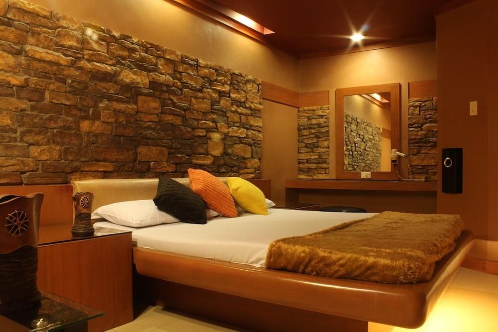 Hotel Victoria Court Hillcrest in Pasig HRS