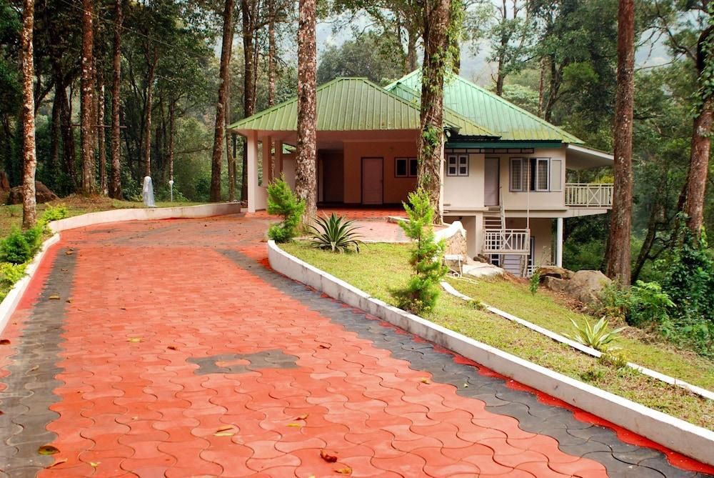 Hotel Deep Woods Resort (Munnar)