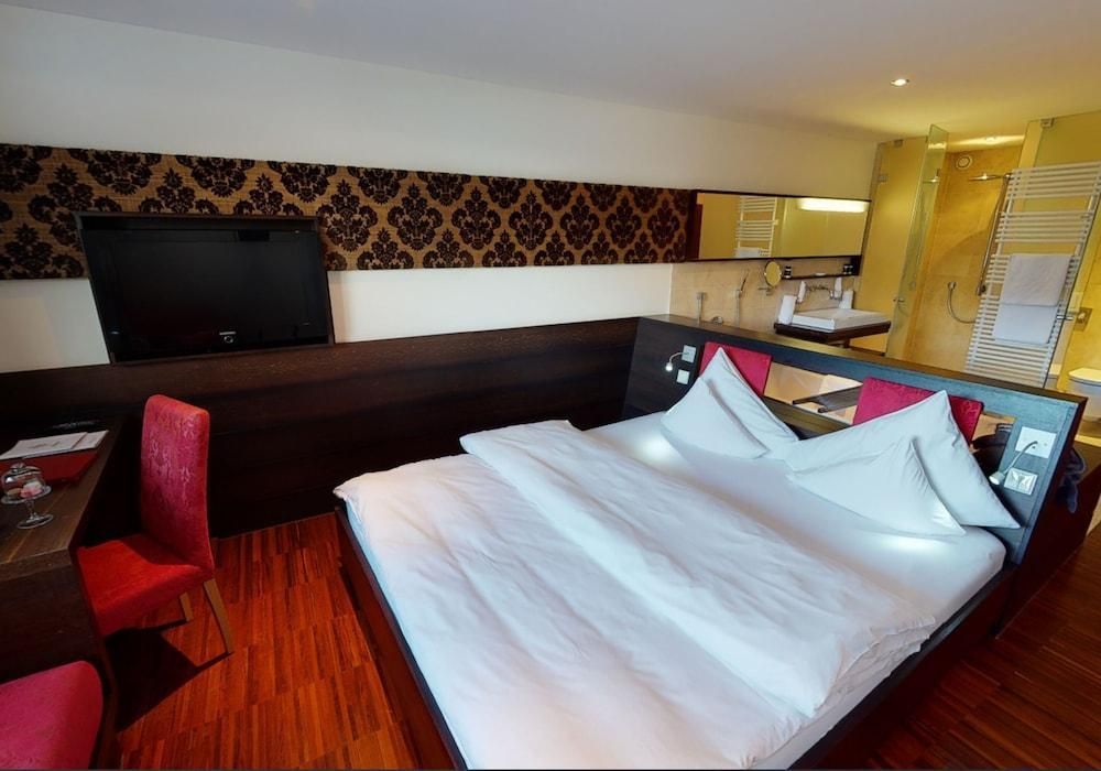 Traumhotelliebes RotFlüh Grän book favourably with HRS