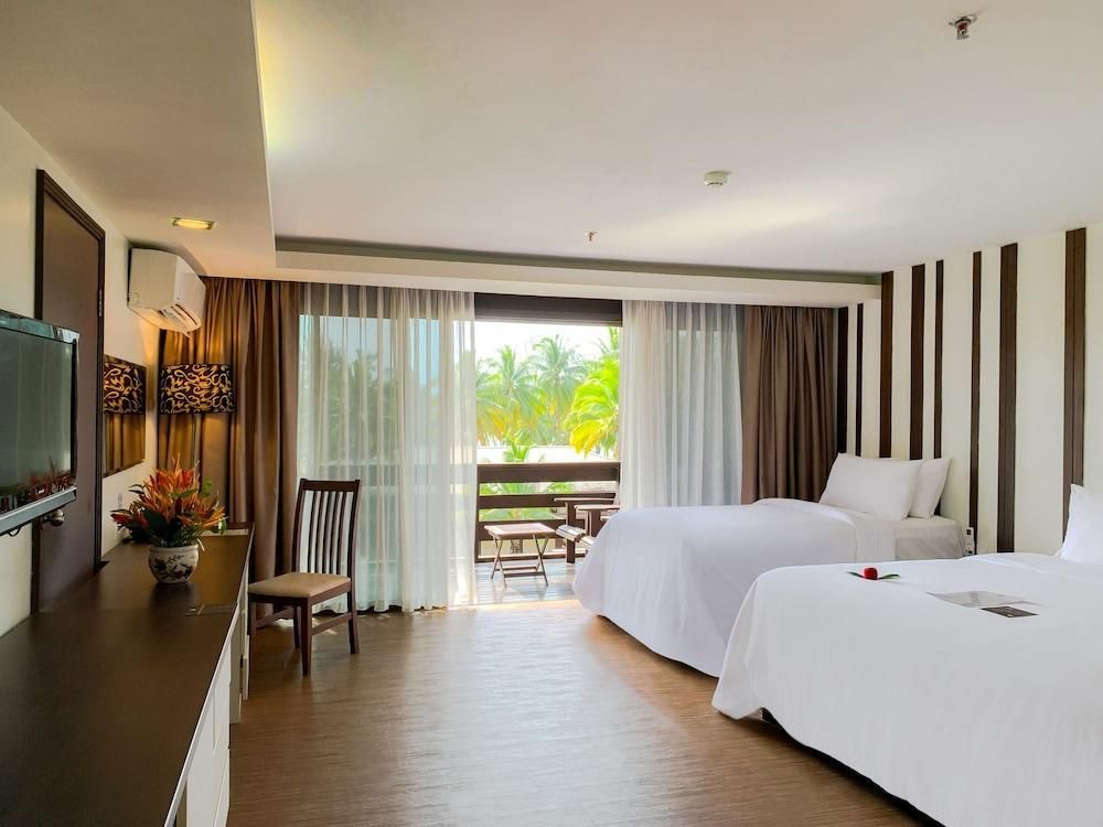 Hotel Damai Beach Resort (Kuching)