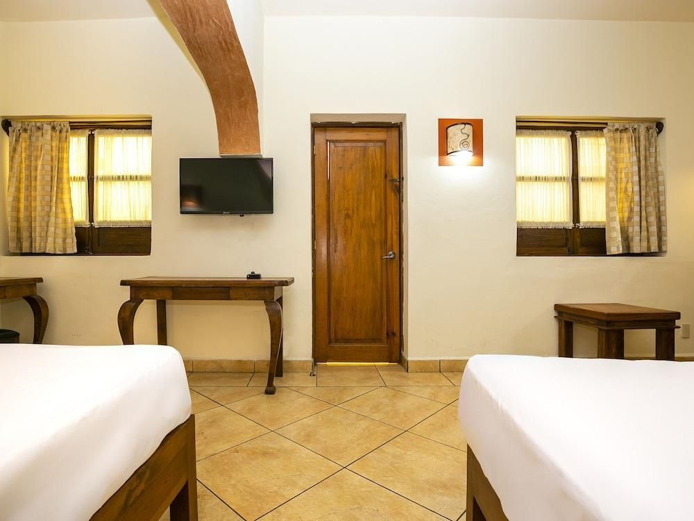 Casa Del Virrey Hotel and Suites (Morelia)