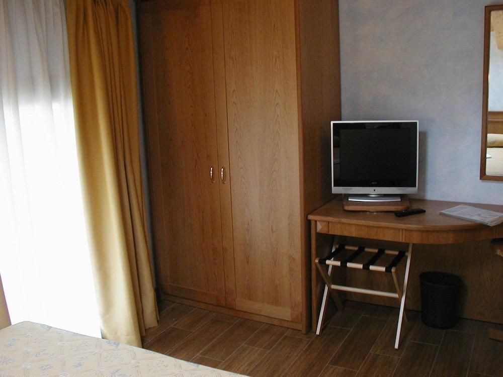 Hotel Azzano Holidays Bed & Breakfast (Mezzegra)