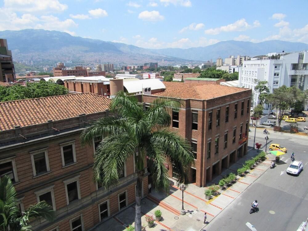 Hotel Cristal (Medellín)