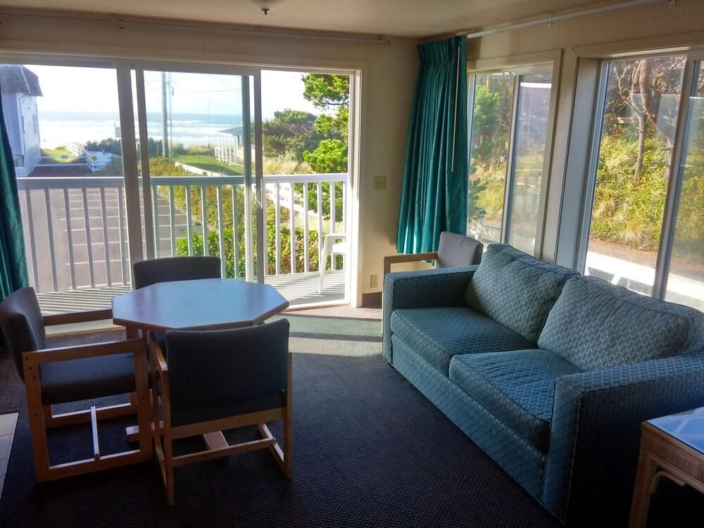 Hotel Surfside Oceanfront Resort (Tillamook)