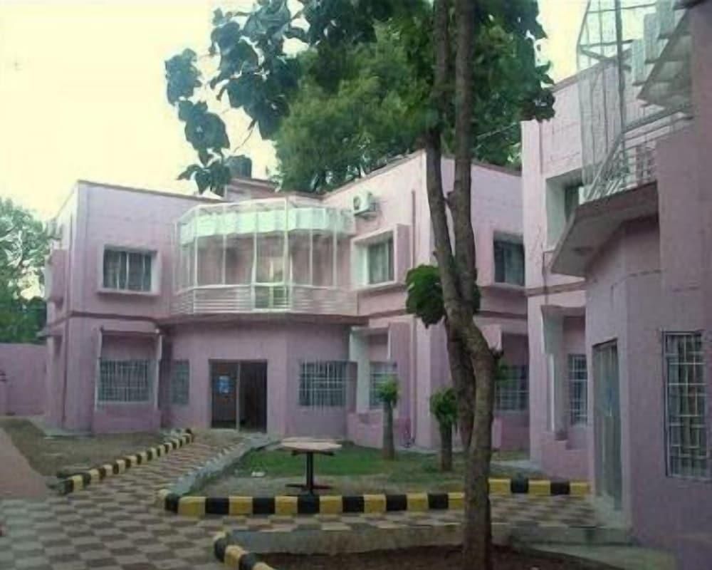 KSTDC Hotel Mayura Chalukya Badami (Bādāmi)