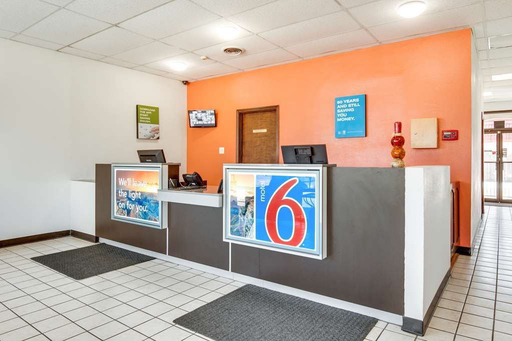 Motel 6 Longview - North