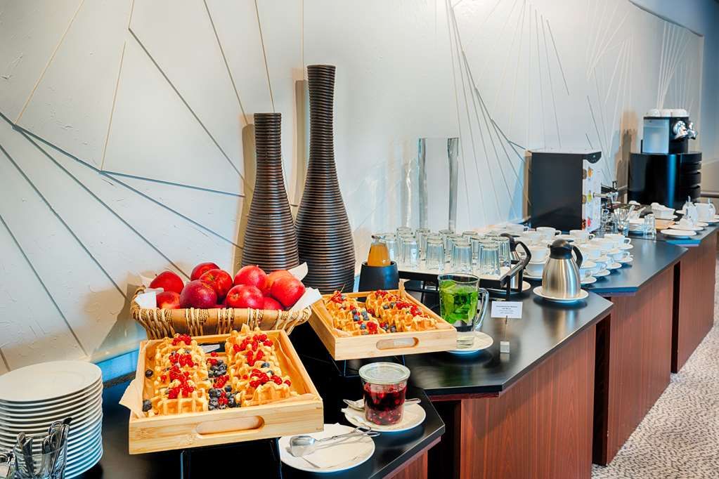 Was Kostet Das Frühstück Im Park Inn Bei Radisson Lübeck www.hrs.com
