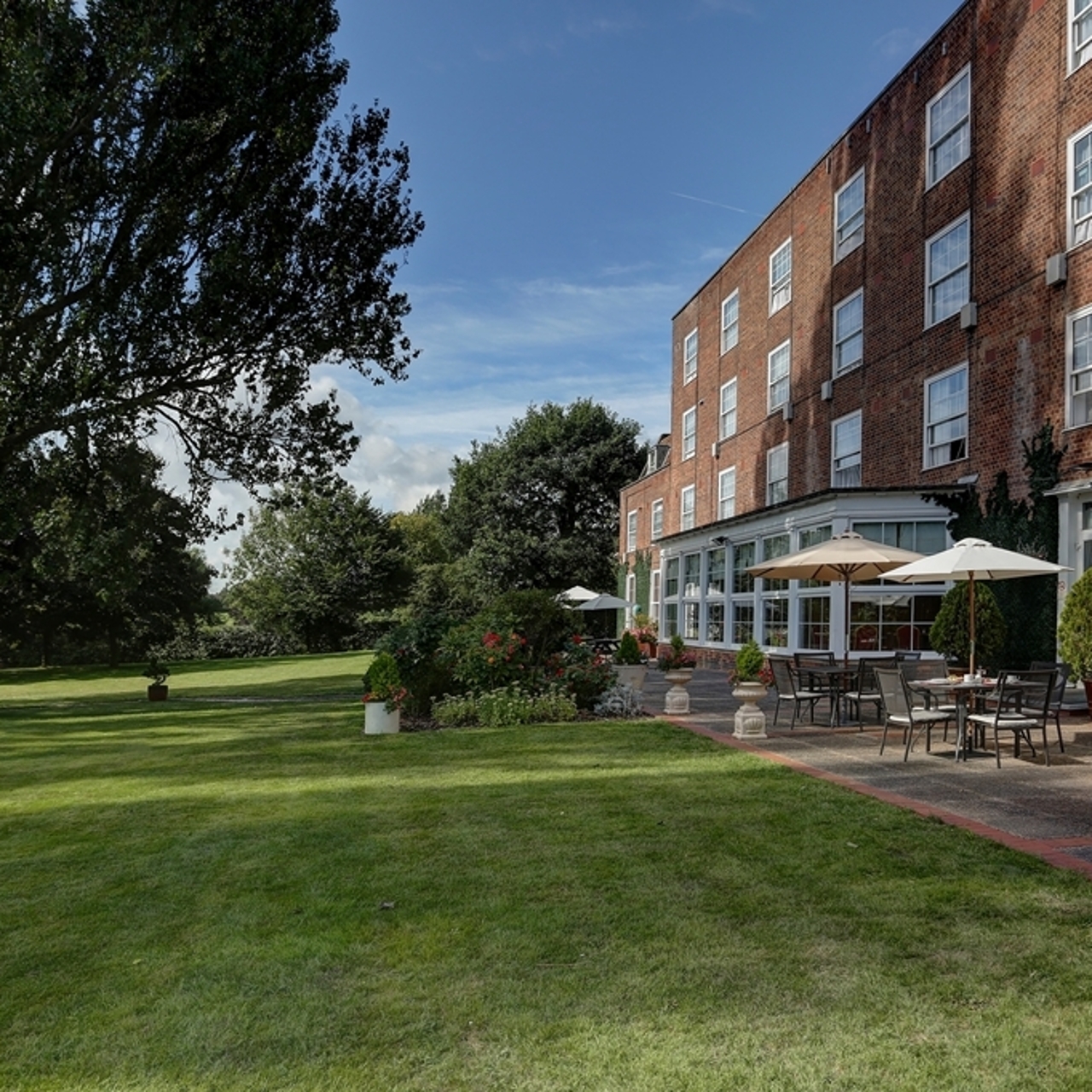 hotel welwyn garden city homestead c welwyn hatfield at hrs with free services