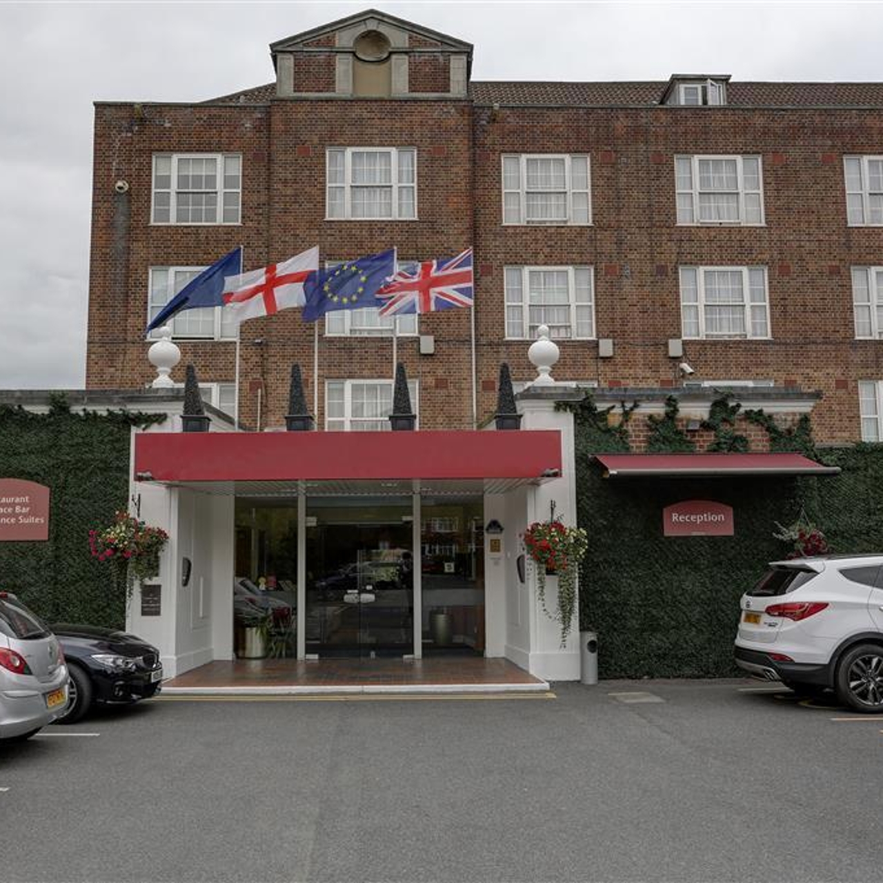 hotel welwyn garden city homestead c welwyn hatfield at hrs with free services