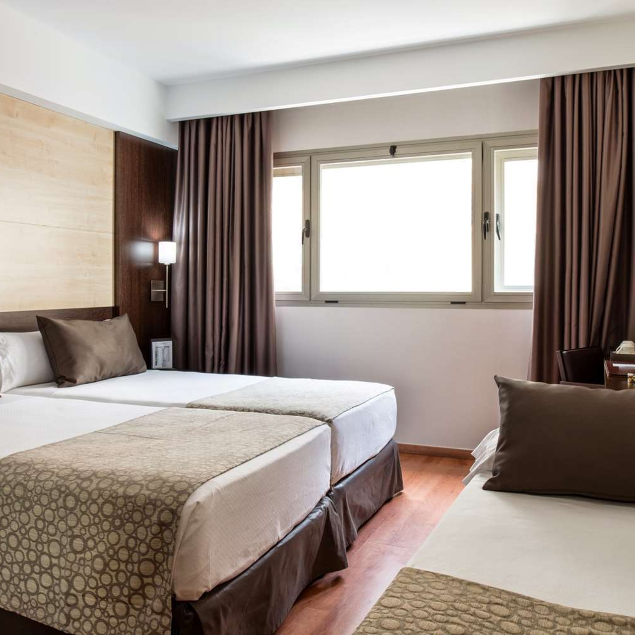Hotel Catalonia Sagrada Familia Spanien Bei Hrs Gunstig Buchen
