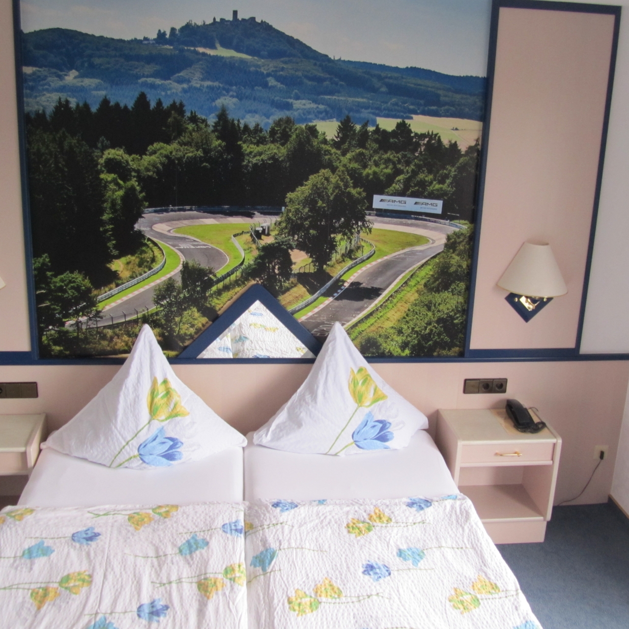 Land-gut-Hotel Zur Burg in Nürburg bei HRS günstig buchen