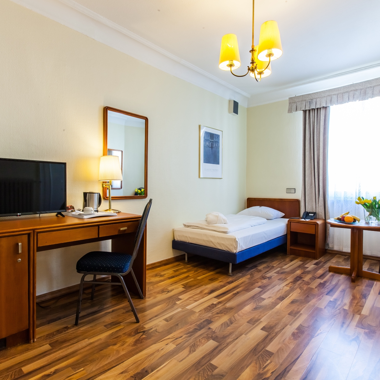 Hotel Monopol 4 Hrs Star Hotel In Frankfurt Am Main Hesse