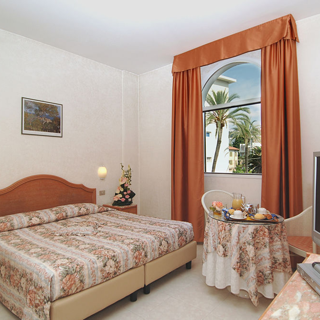 hotel piccolo lido italy at hrs with free services