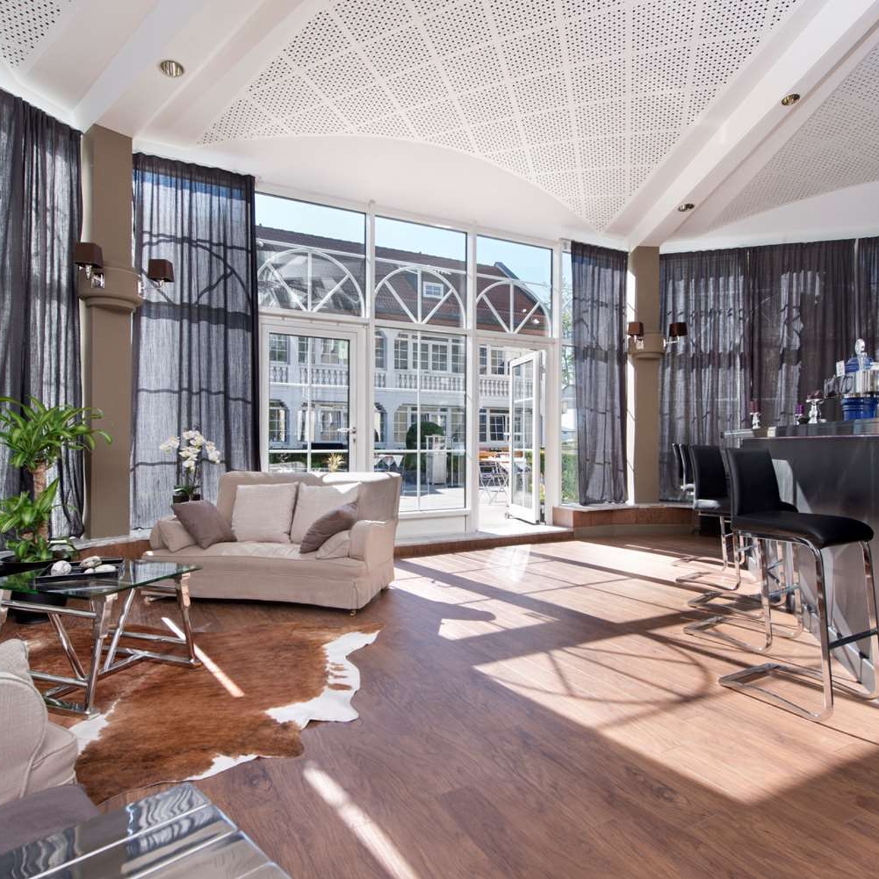 hotel tryp by wyndham bavaria at hrs with free services