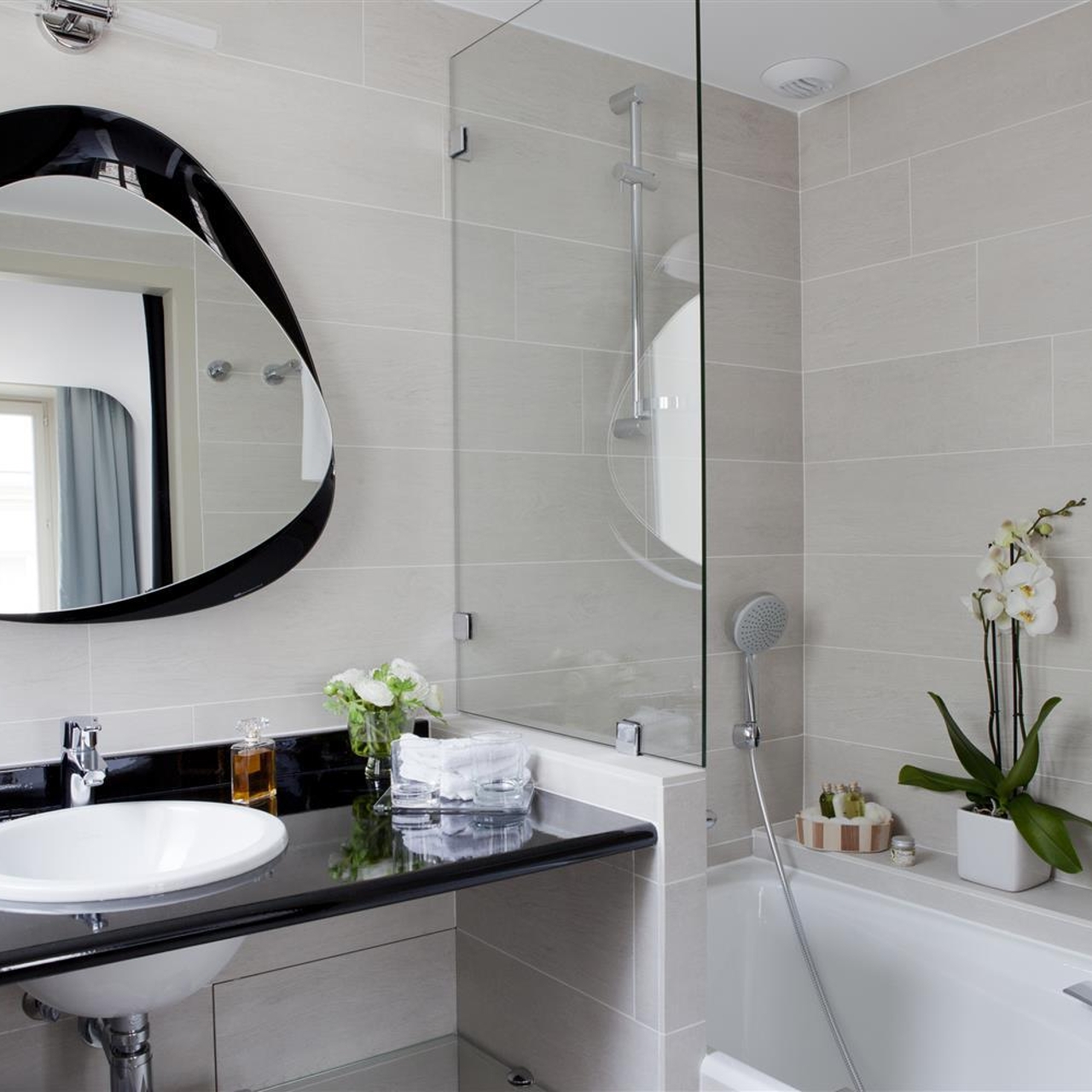 Hotel Best Western Jardin De Cluny 4 Hrs Star Hotel In Paris Ile De France