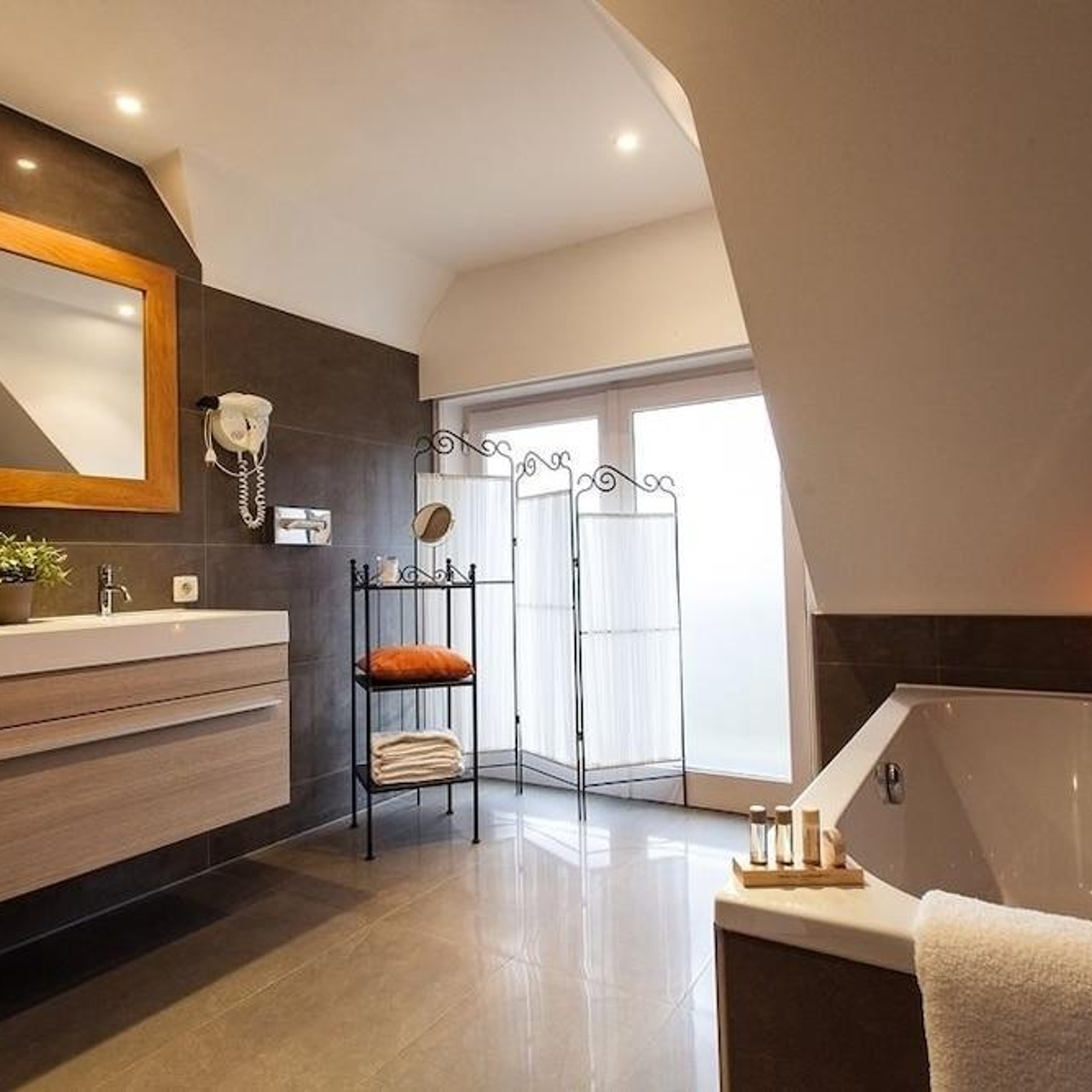 Hotel lugano knokke telephone