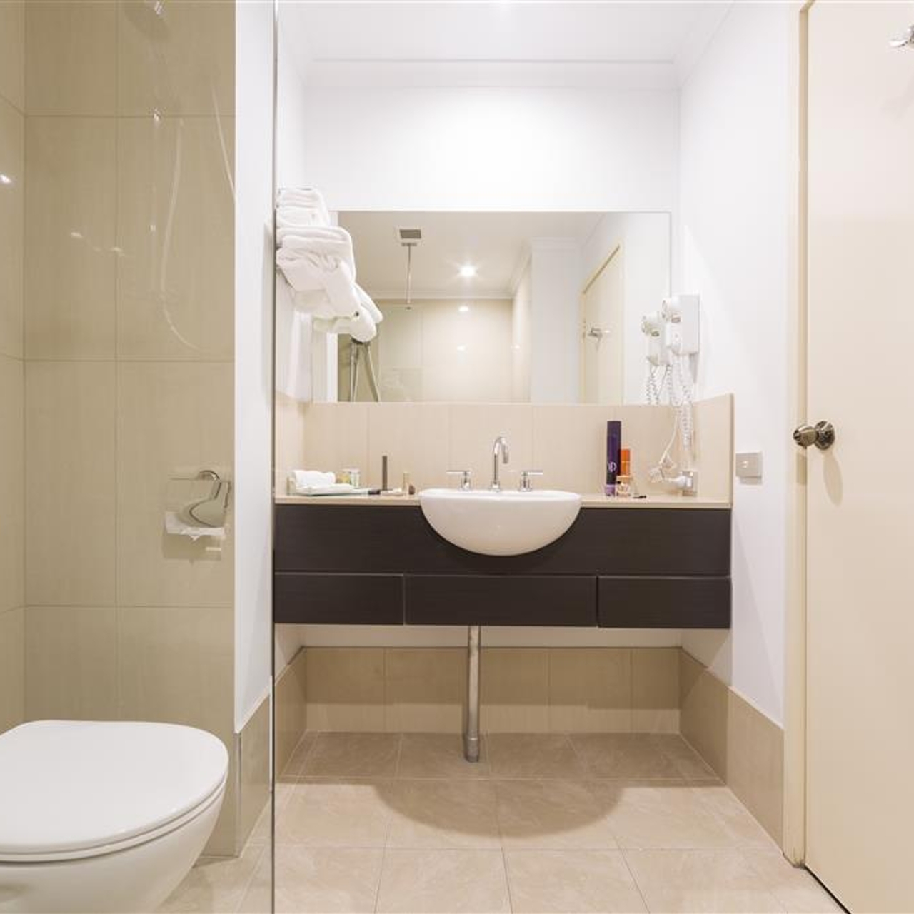 Premier Hotel And Apartments In Canberra Australian Capital Territory Hrs
