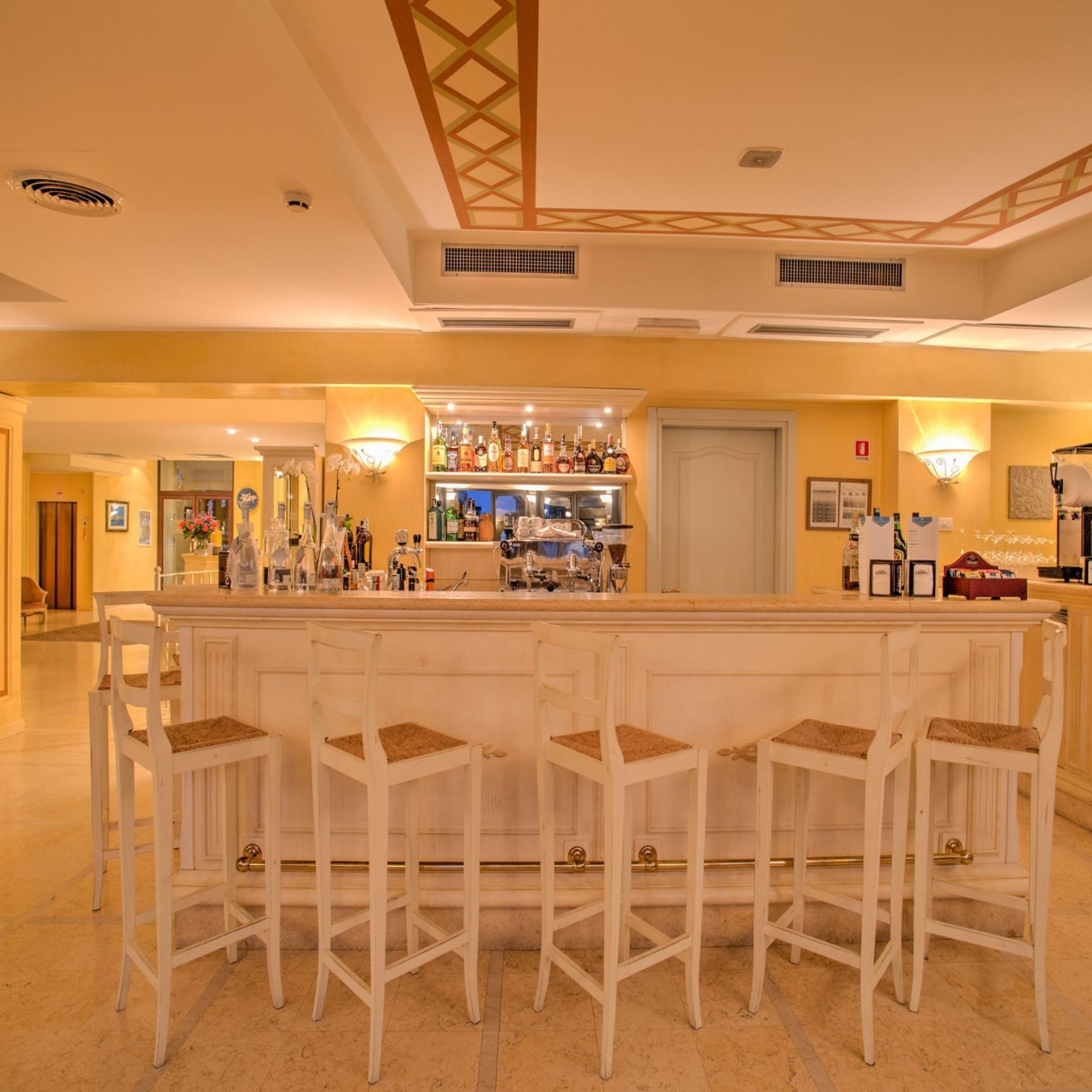 Get Wallpaper Hotel Spiaggia D Oro Charme Boutique 4 Hrs Star Hotel In Salo For Android