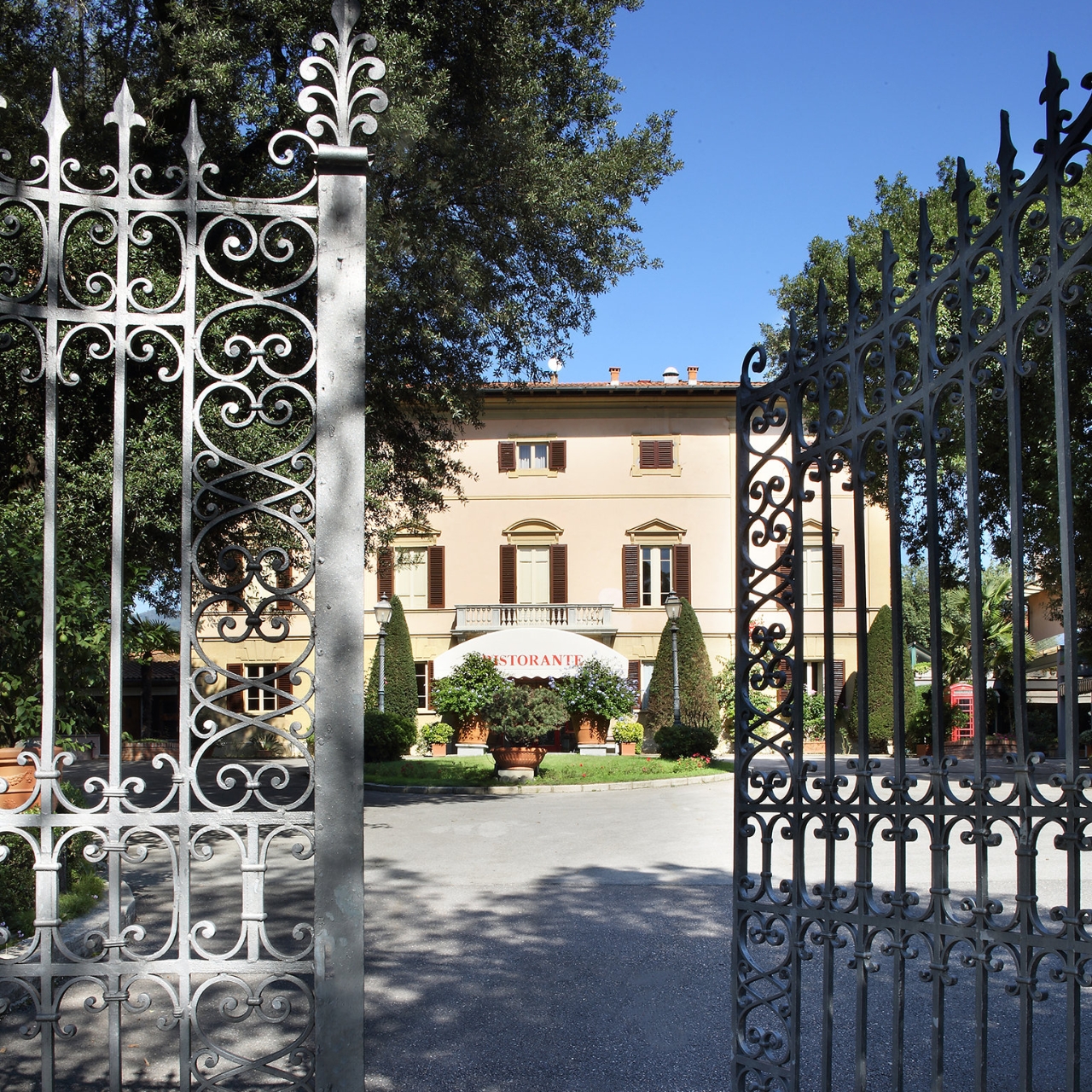 Villa delle Rose Hotel - 4 HRS star hotel in Pescia (Tuscany)