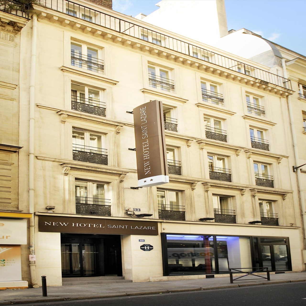 New Hotel Saint Lazare - 3 HRS star hotel in Paris (Île-de-France)
