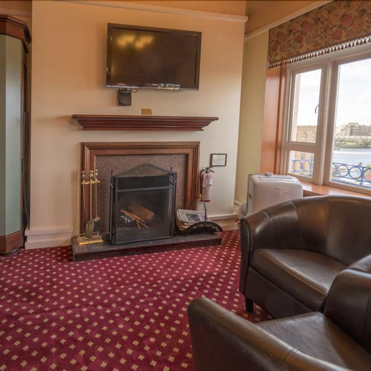 Bedford Regency Hotel Canada At Hrs With Free Services