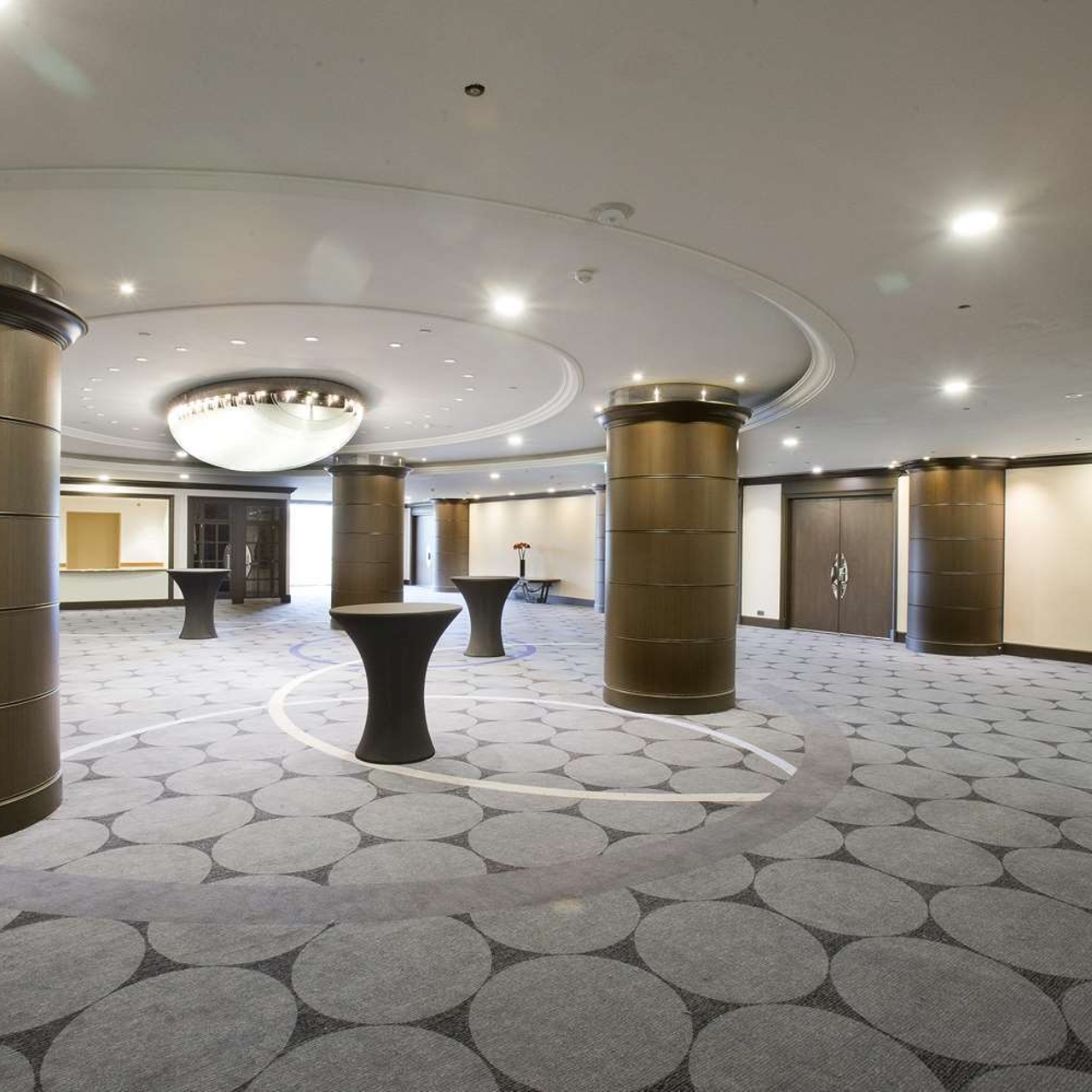 Hotel Hilton Paris Charles De Gaulle Airport 4 Hrs Star Hotel In Roissy En France Ile De France