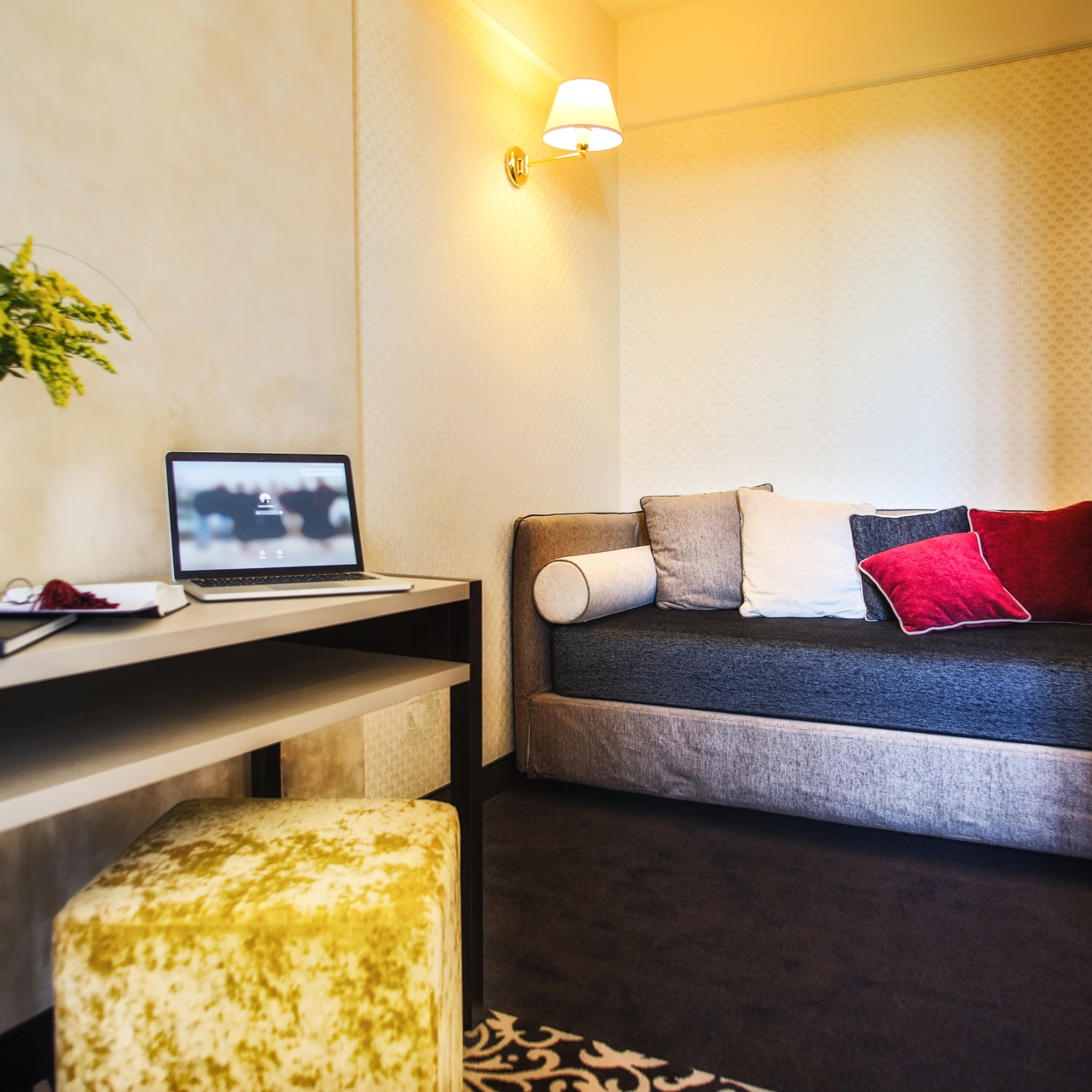 Wallpaper Hotel Piccola Vela 4 Hrs Star Hotel In Desenzano Del Garda For iPhone Free