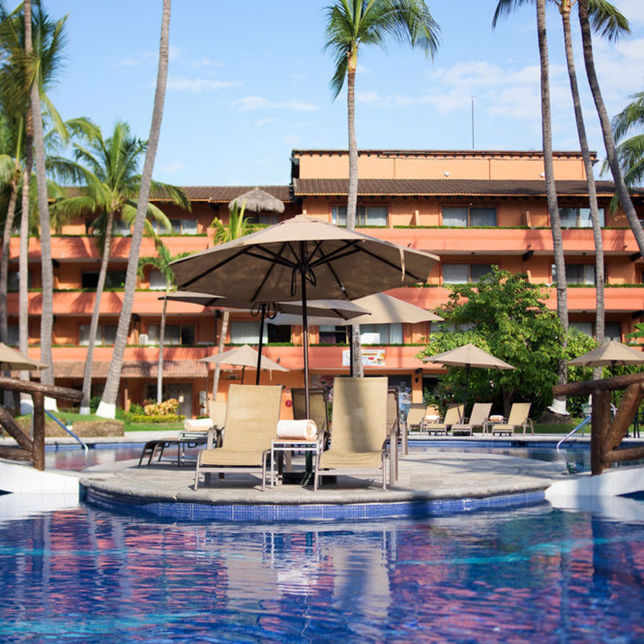 Hotel Villa del Mar Beach Resort & Spa Puerto Vallarta en HRS con servicios  gratuitos