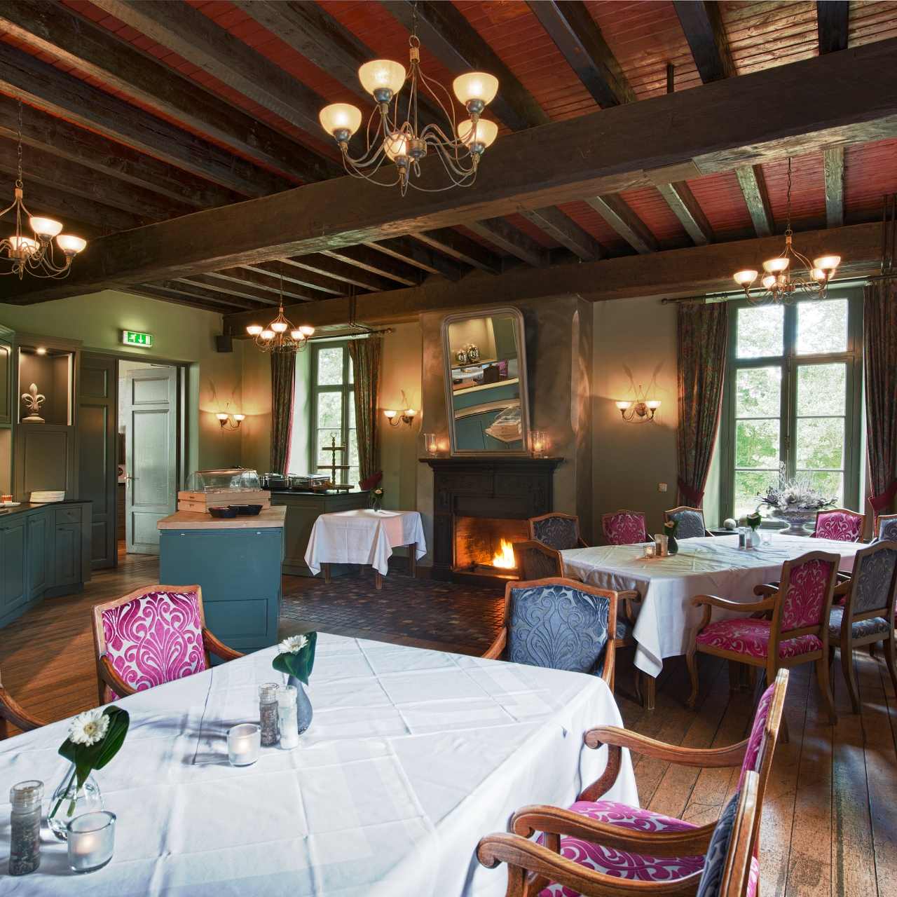 Kasteel Daelenbroeck Romantik Hotel 4 Hrs Star Hotel In Roerdalen Limburg