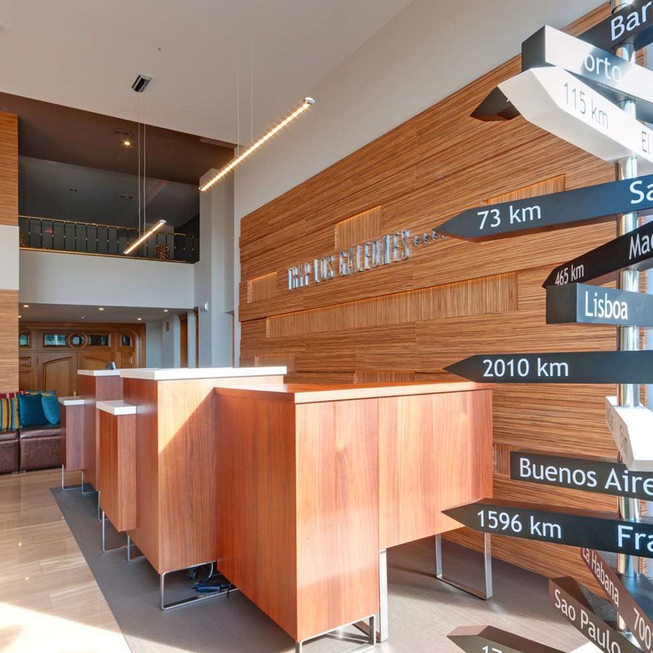 Tryp Vigo Los Galeones Hotel Espana En Hrs Con Servicios Gratuitos