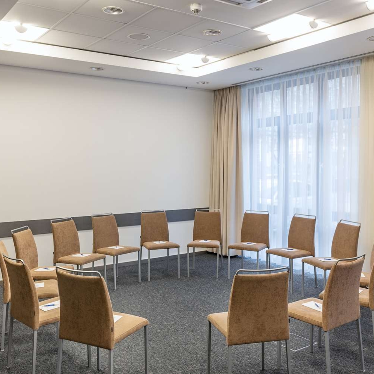 hotel nh hamburg altona hamburg at hrs with free services