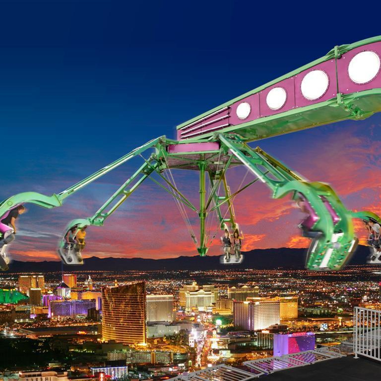 The STRAT Hotel Casino & Skypod BW Premier Collection en Las Vegas en HRS  con servicios gratuitos