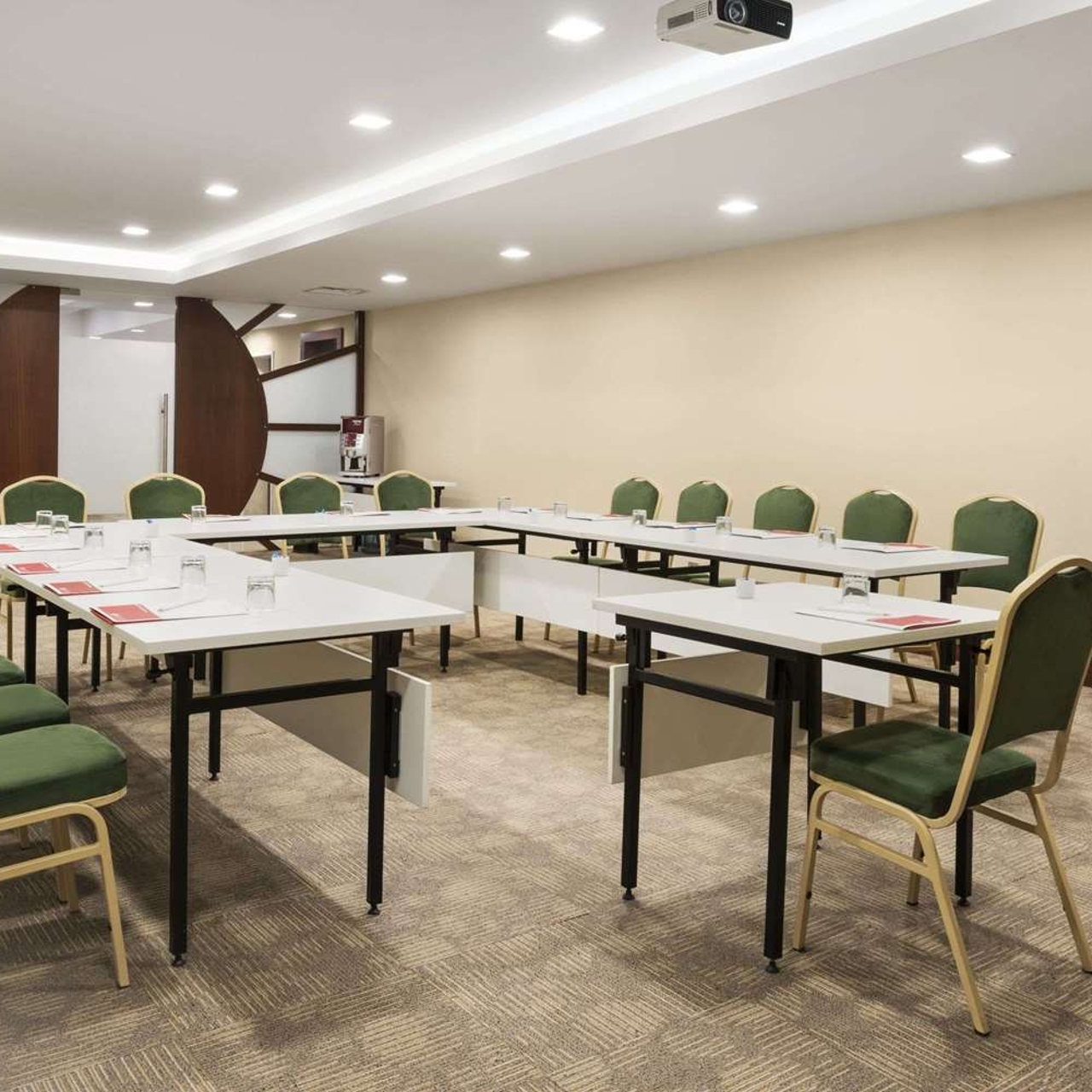 Hotel Ramada By Wyndham Istanbul Taksim 4 Hrs Star Hotel In Istanbul Istanbul