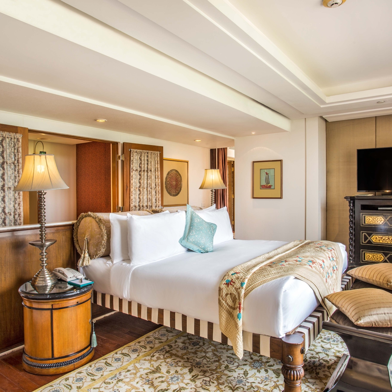 Hotel Agra The Oberoi Amarvilas India At Hrs With Free Services Which room amenities are available at the oberoi amarvilas? hotel agra the oberoi amarvilas india