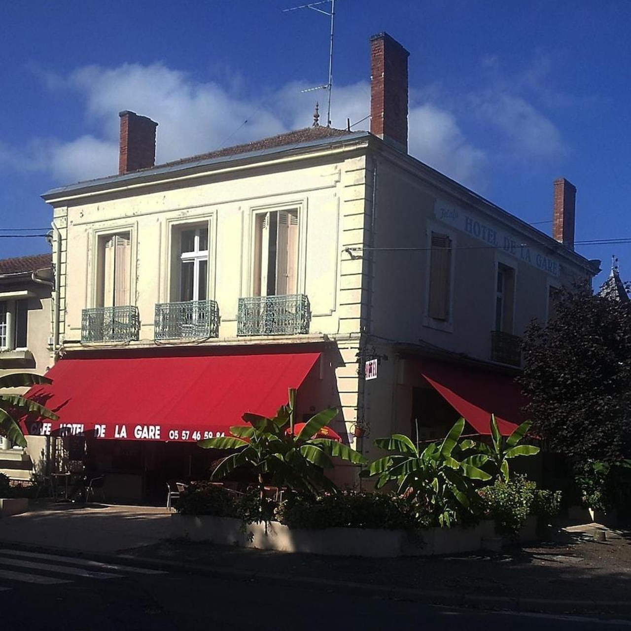 Hotel De La Gare Sainte Foy La Grande Hotel Cafe de la Gare Sainte-Foy-la-Grande book favourably with HRS