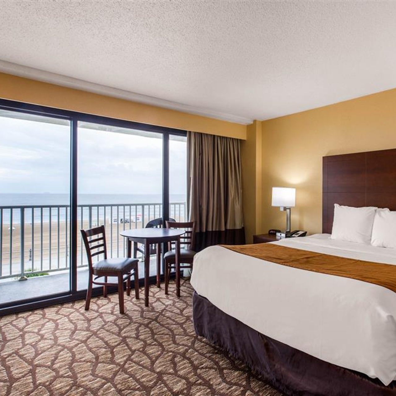 Comfort Inn Suites Virginia Beach Oceanfront 3 Hrs Star Hotel In Virginia Beach Virginia