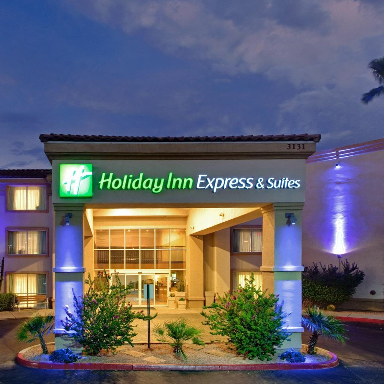 Holiday Inn Express Suites Scottsdale Old Town 3 Hrs Star Hotel In Scottsdale Arizona