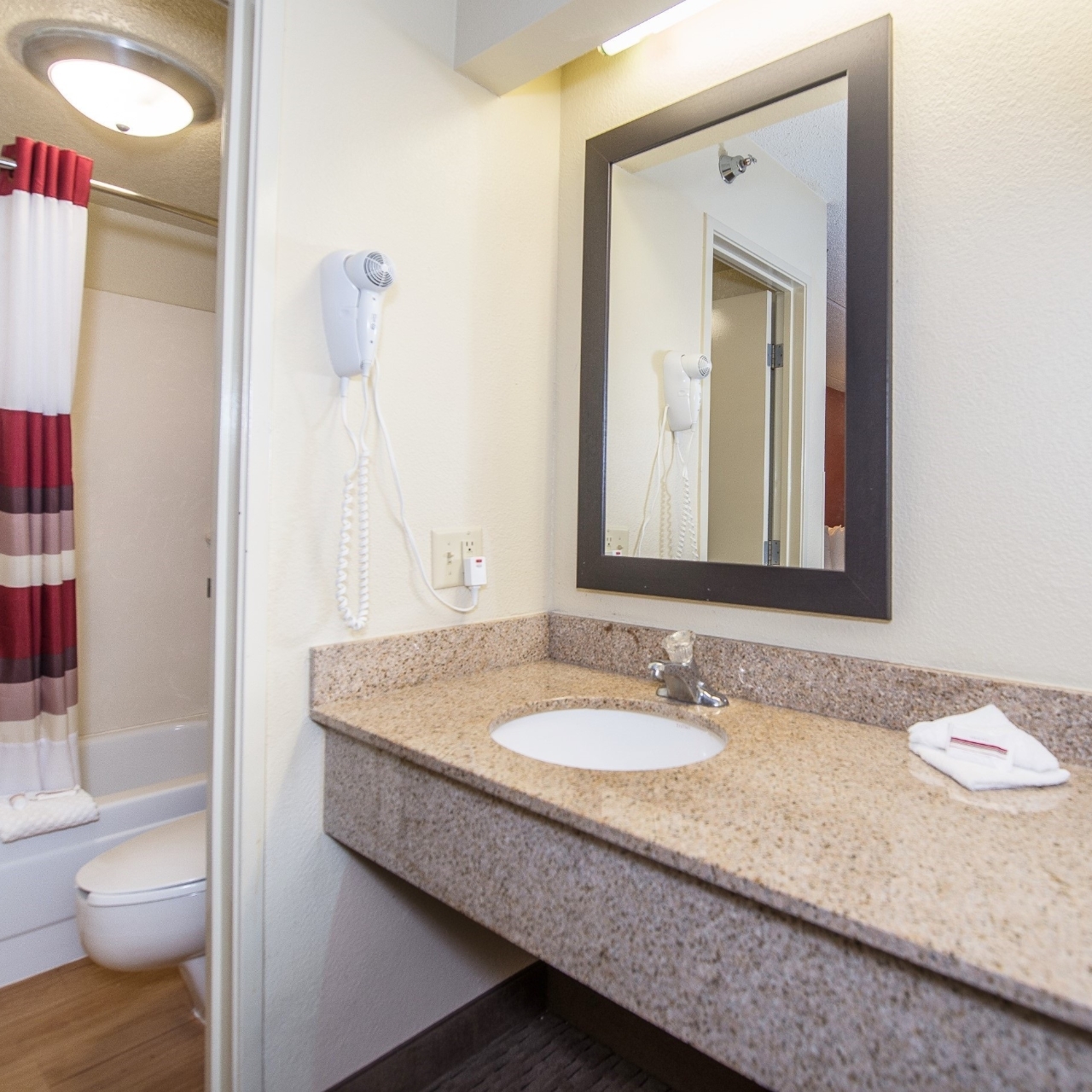 Hotel Red Roof Tampa Brandon In Tampa Florida Hrs