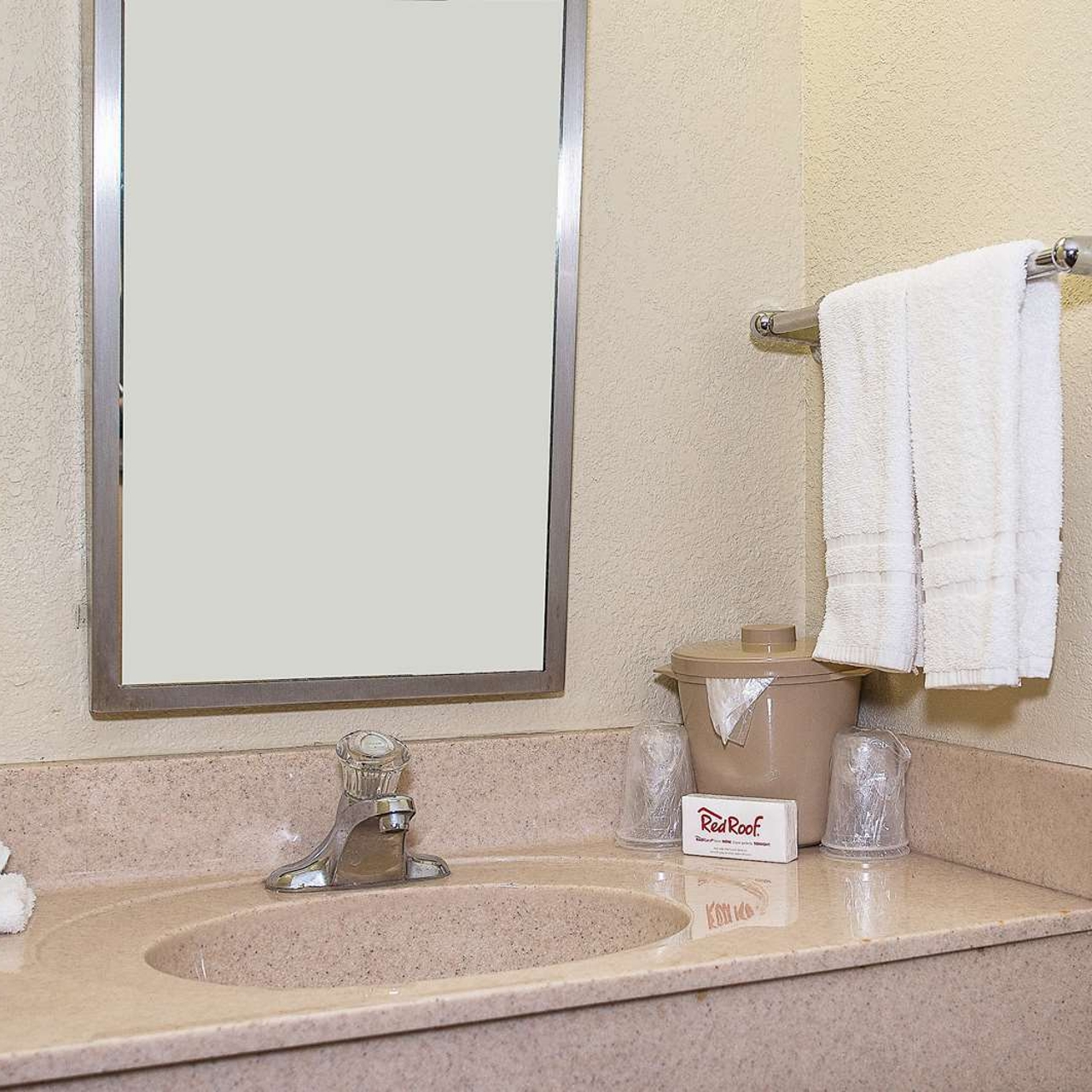 Hotel Red Roof Tampa Brandon In Tampa Florida Hrs