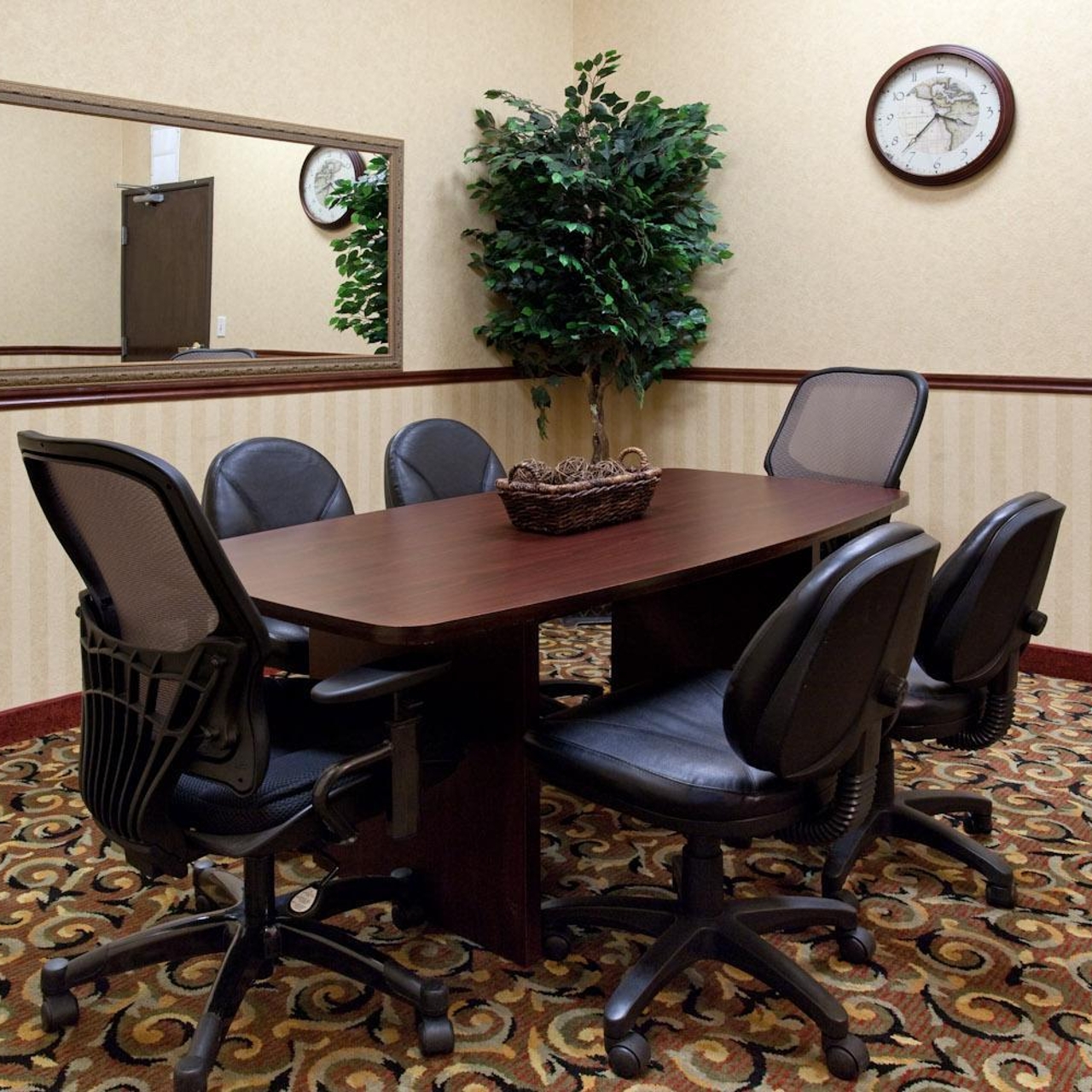 pics Holiday Inn Express Layton 