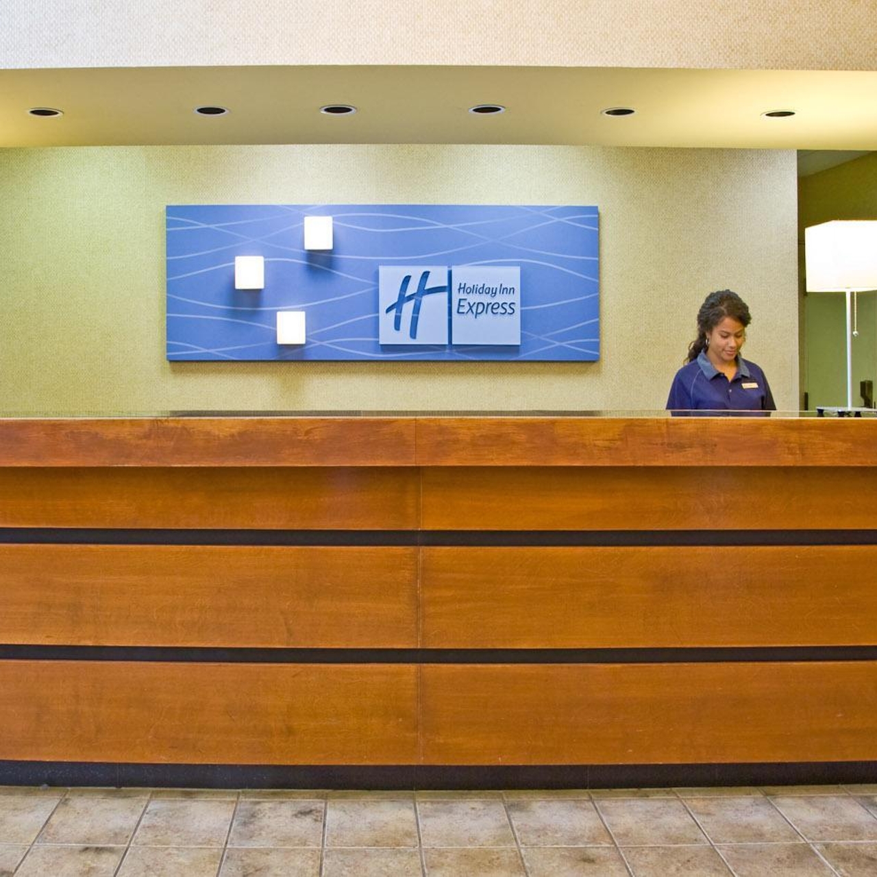 Holiday Inn Express Tampa Brandon 3 Hrs Star Hotel In Brandon