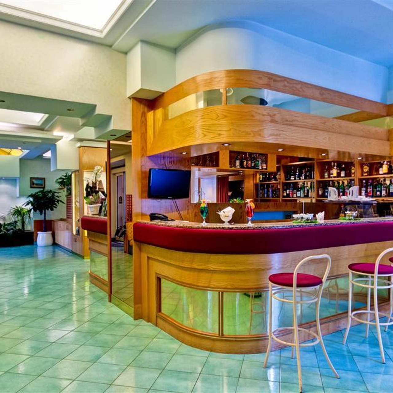 Hotel Regina Palace Terme en Ischia en HRS con servicios gratuitos