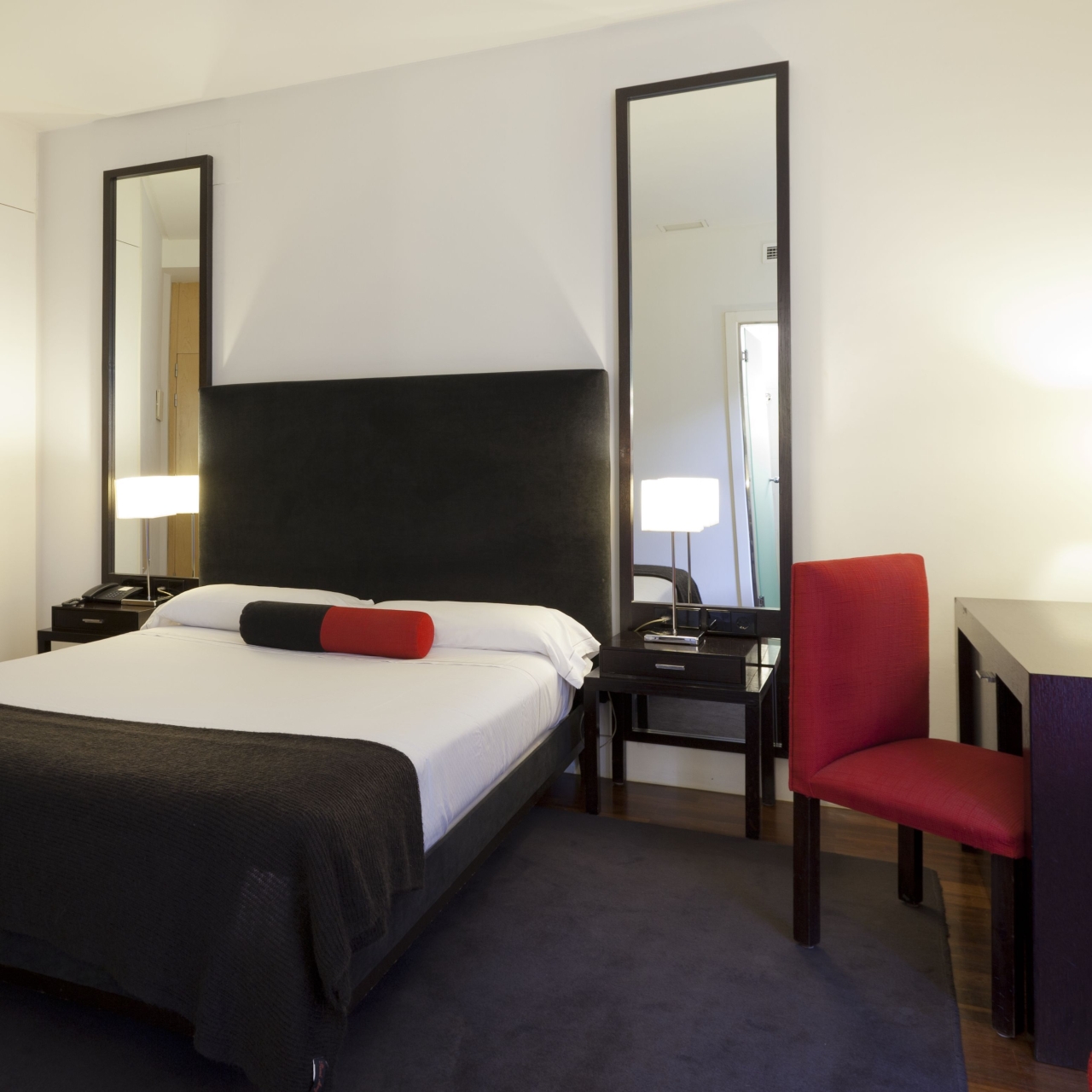 Hotel Quatro Puerta del Sol en Madrid en HRS con servicios gratuitos