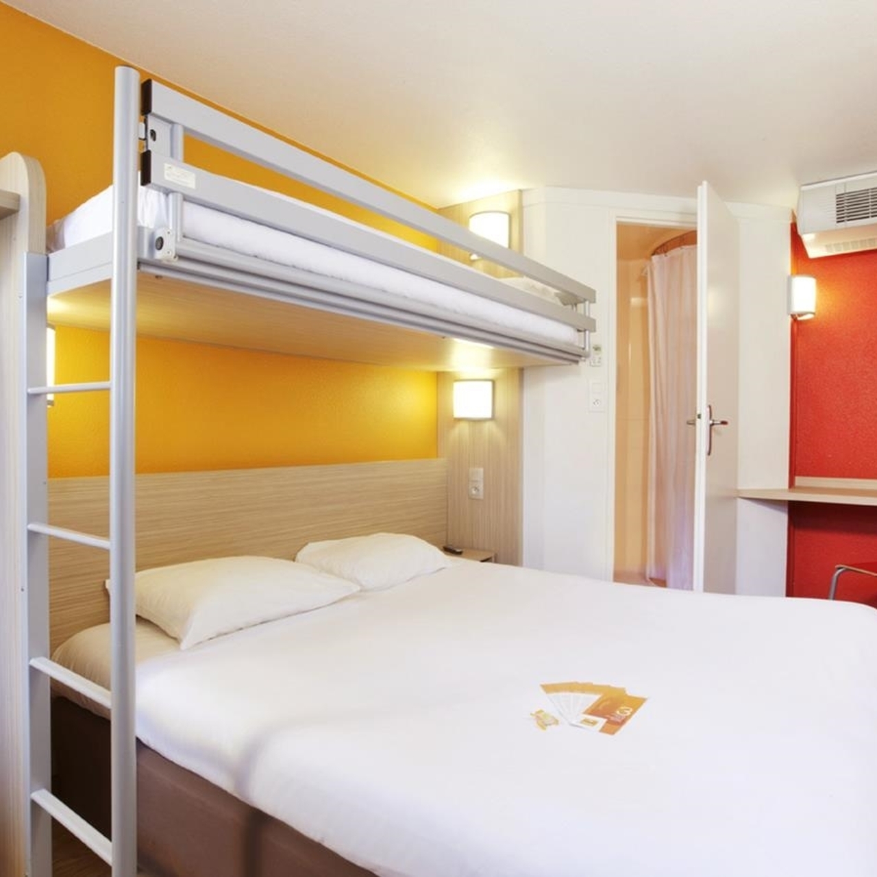 Hotel Premiere Classe Arles Frankreich Bei Hrs Gunstig Buchen
