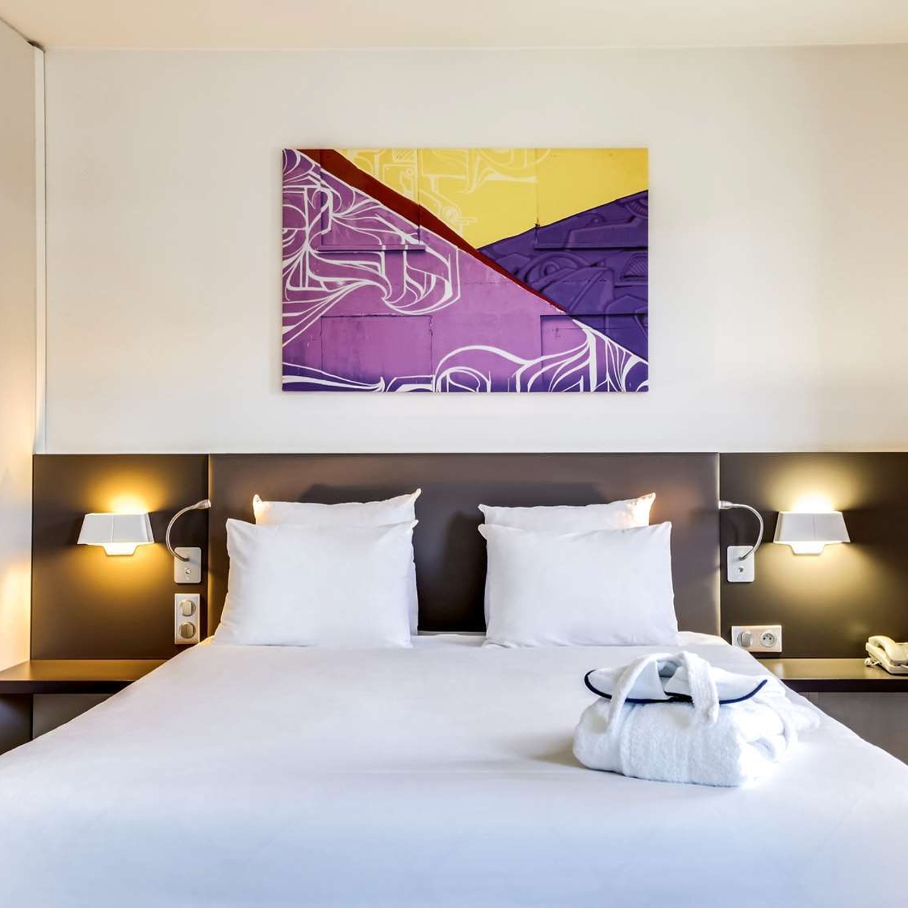 Paris Ile De France France L Europe Hrs The rooms cost upwards of €100. hrs