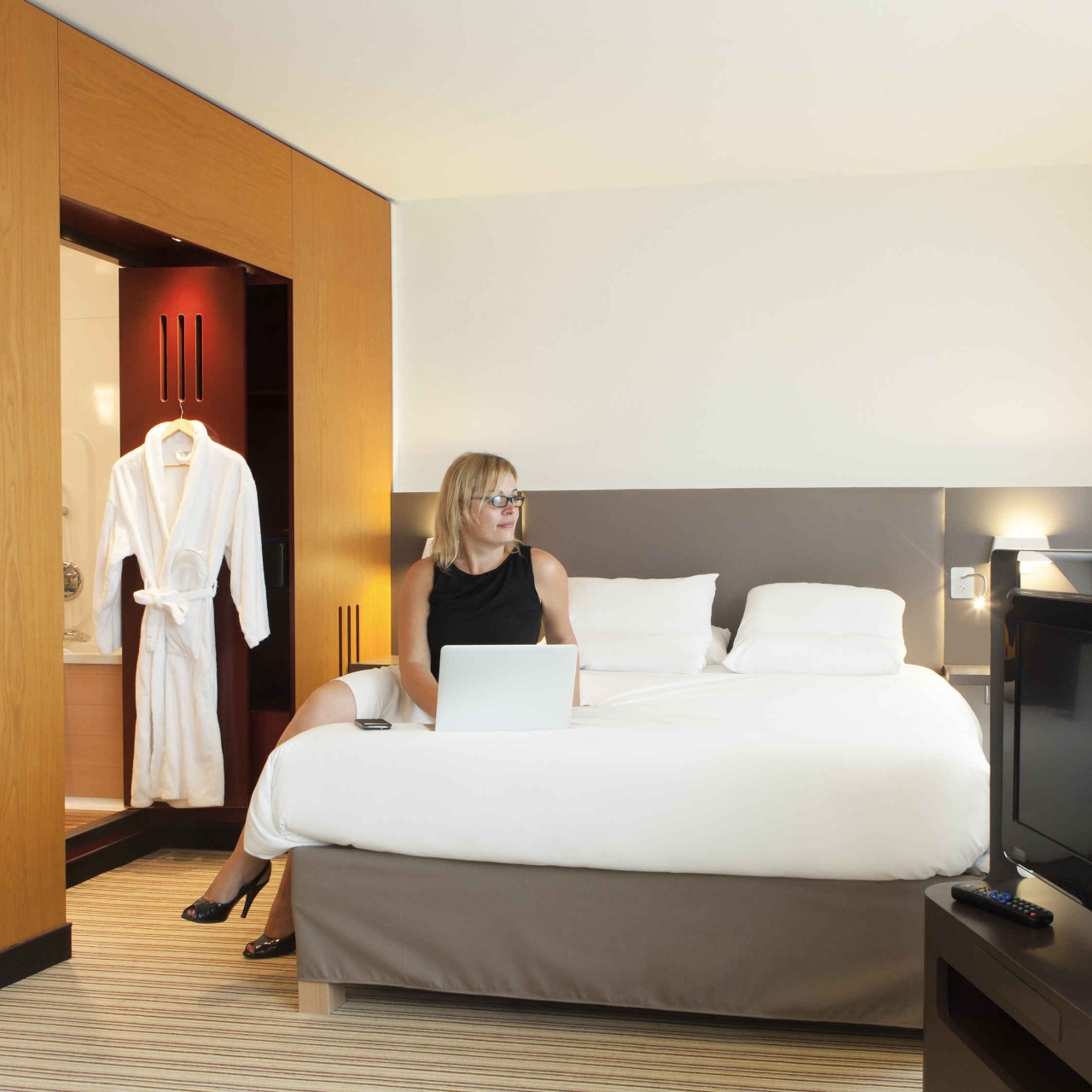 Velizy Villacoublay Ile De France France L Europe Hrs Business guests enjoy the breakfast. velizy villacoublay ile de france