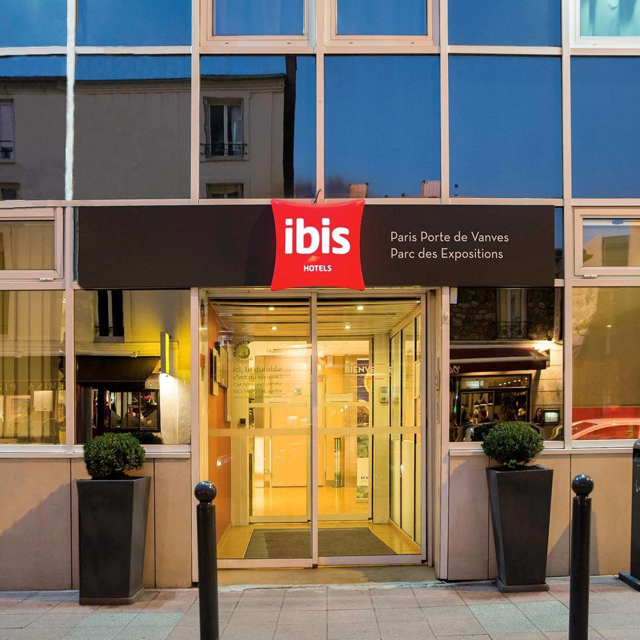 70 Rue Jean Bleuzen 92170 Vanves Hotel ibis Paris Porte de Vanves Parc des Expositions chez HRS avec  services gratuits
