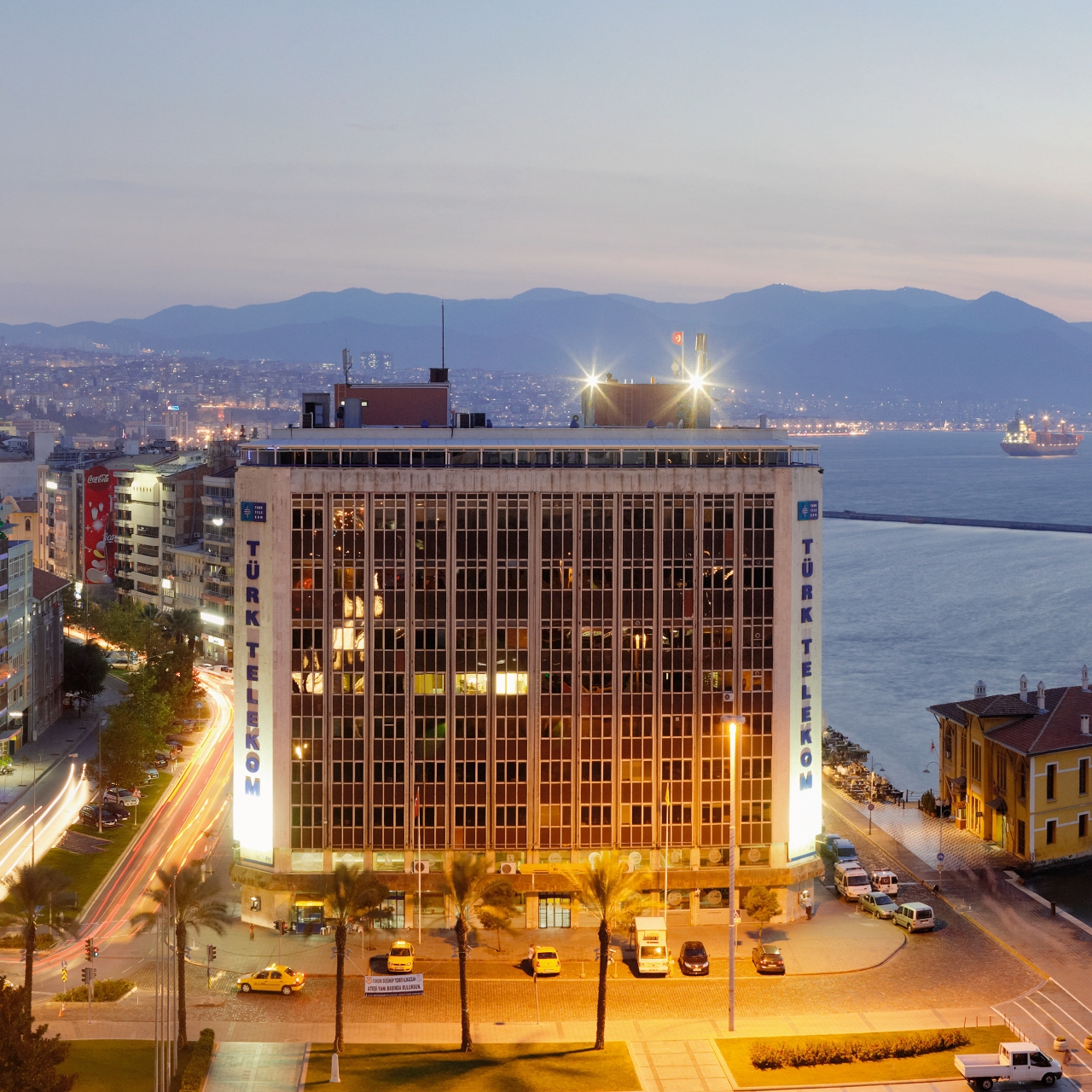 Movenpick Hotel Izmir 5 Hrs Star Hotel In Izmir