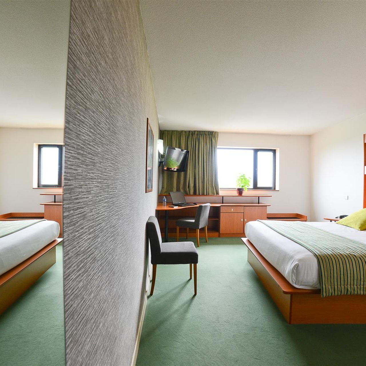 Hotel Porte Sud de Geneve - 4 HRS star hotel in Archamps (Rhône-Alpes)
